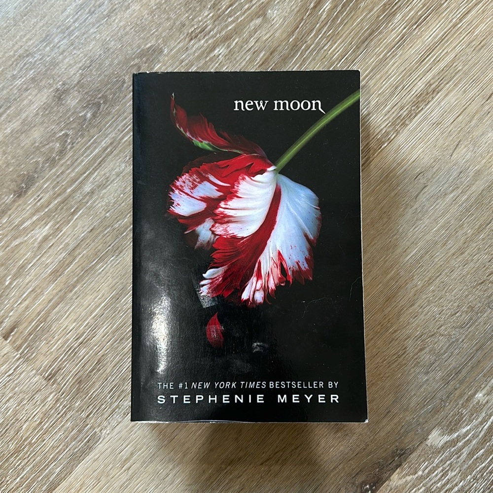 New moon the #1 New York Times bestseller by Stephenie Myers